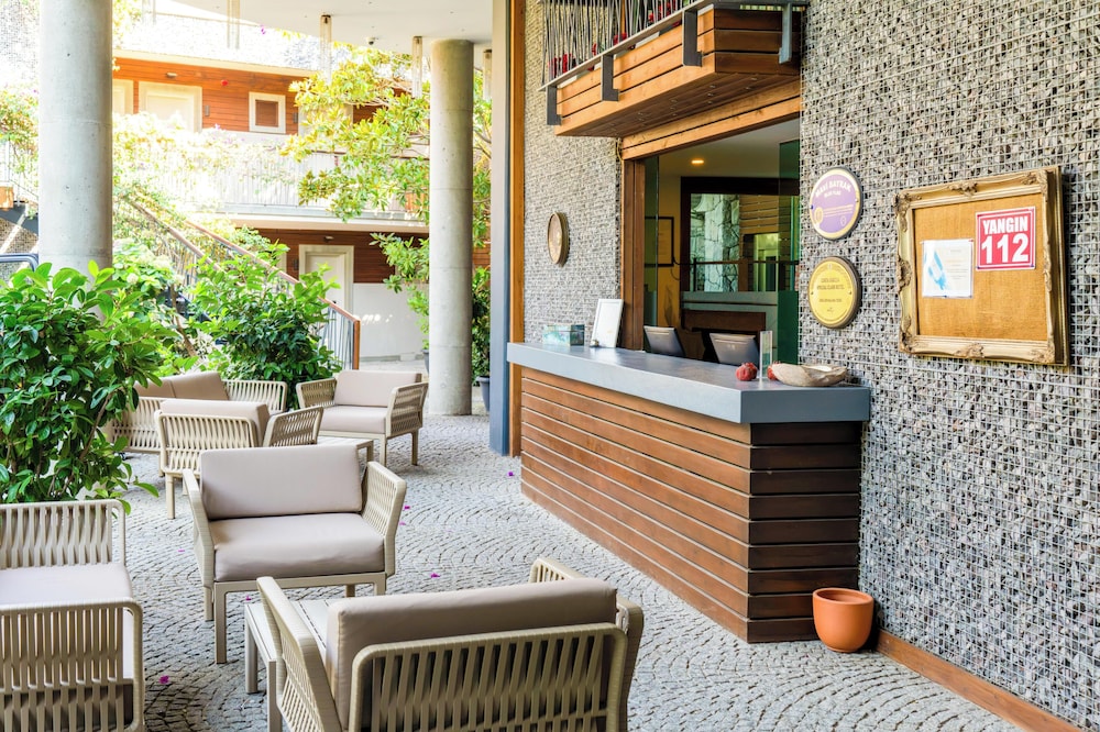 Costa Farilya Special Class Hotel 12/71
