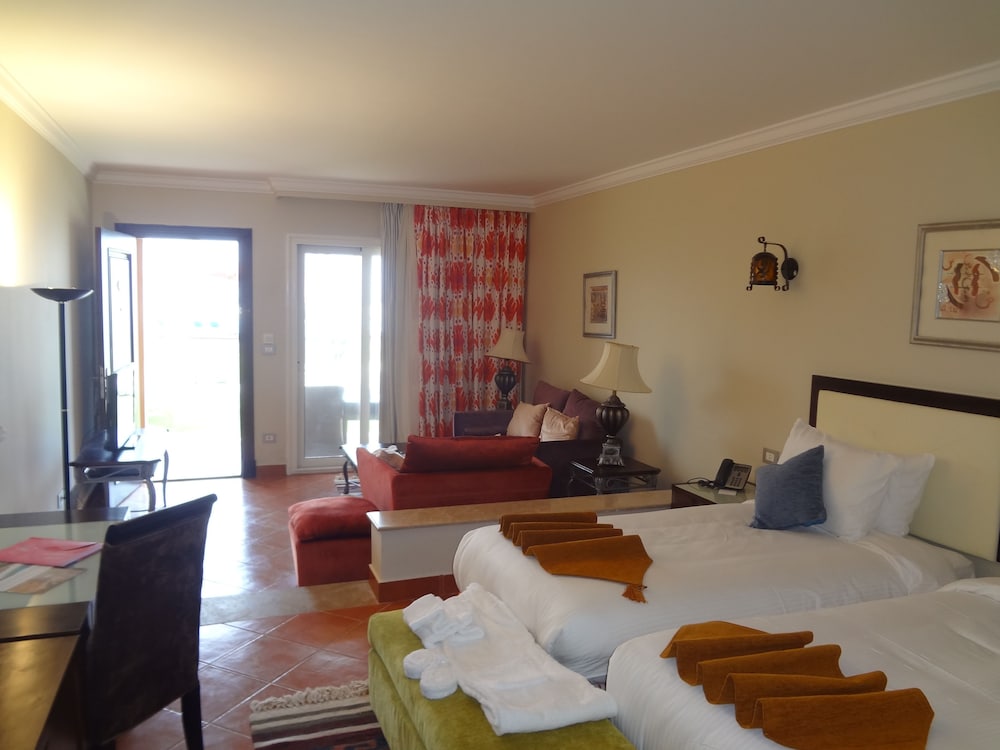 Porto Matrouh Beach Resort 42/66