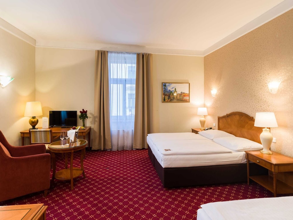 ROOM, TRIPLE