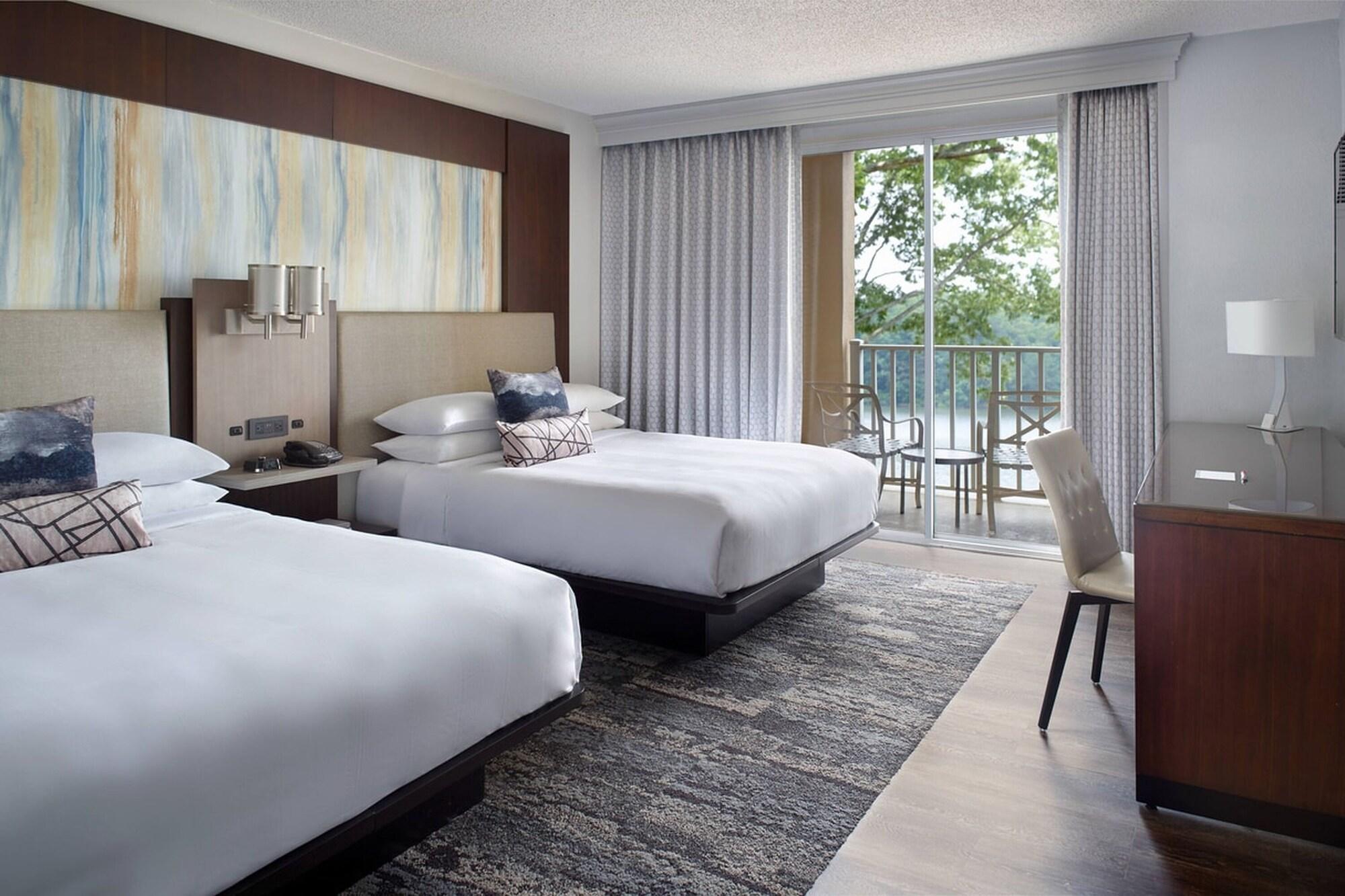 suite, multiple beds, lake view