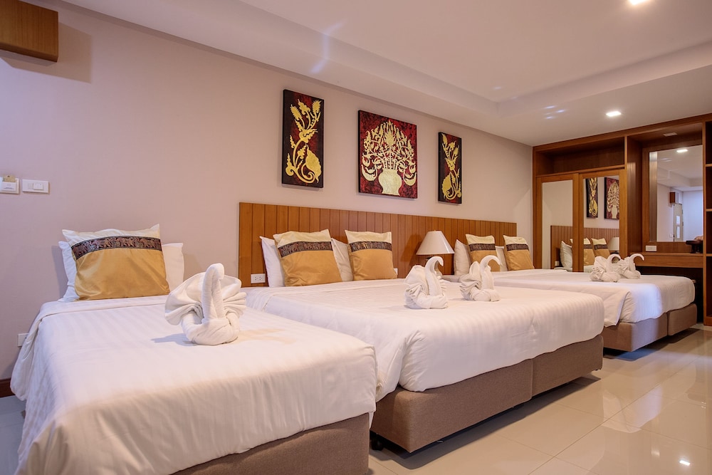 Huen Jao Ban Hotel 22/69