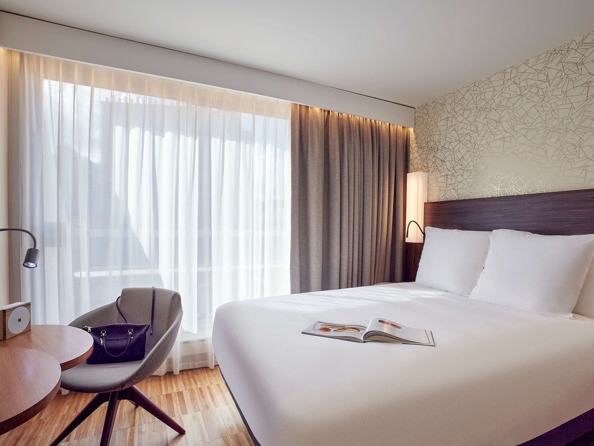 PRIVILEGE, DOUBLE BED