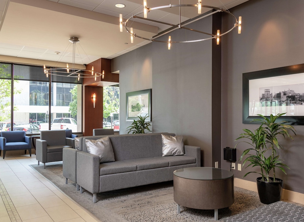 DoubleTree by Hilton Cleveland Downtown Lakeside 41/67