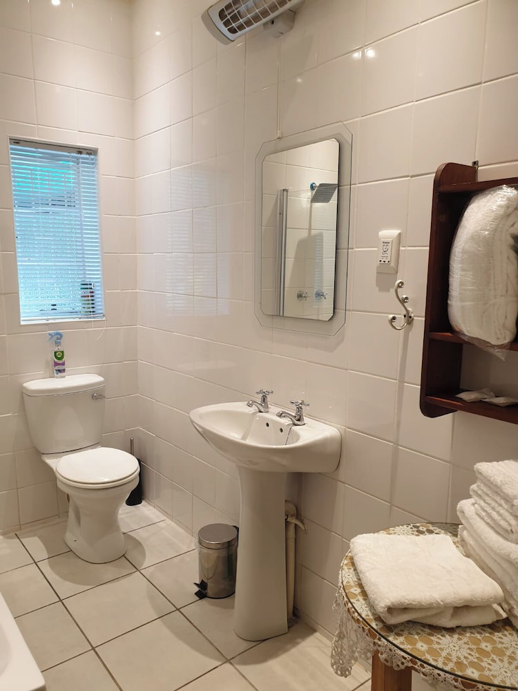 Springfontein Guest House 33/36