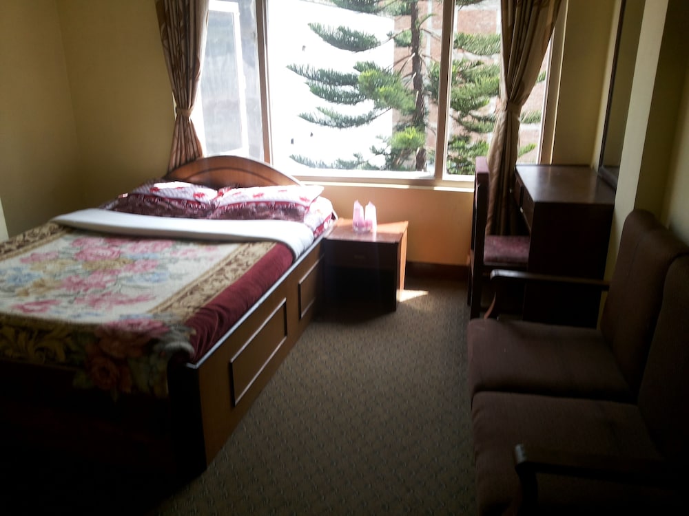 Hotel Discovery Inn 24/49