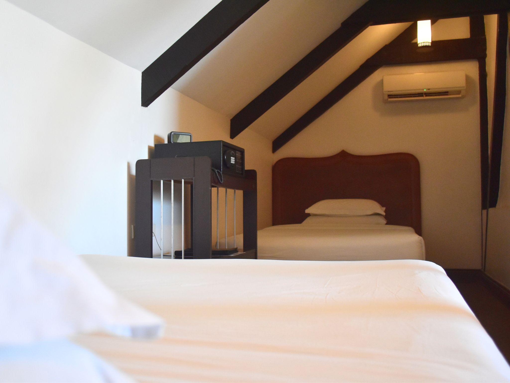 Room, 2 Double Beds, Attic
