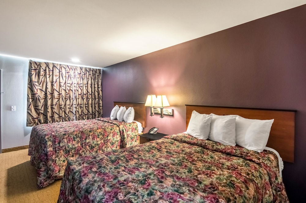 Rodeway Inn Arlington Entertainment District Area 14/41