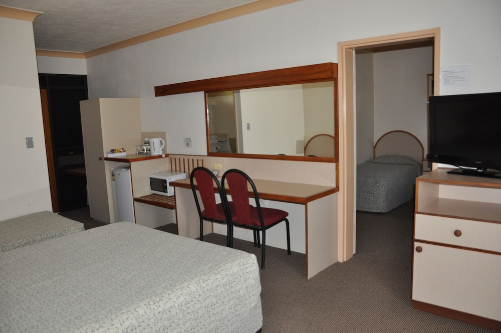 LONGREACH MOTOR INN 23/38