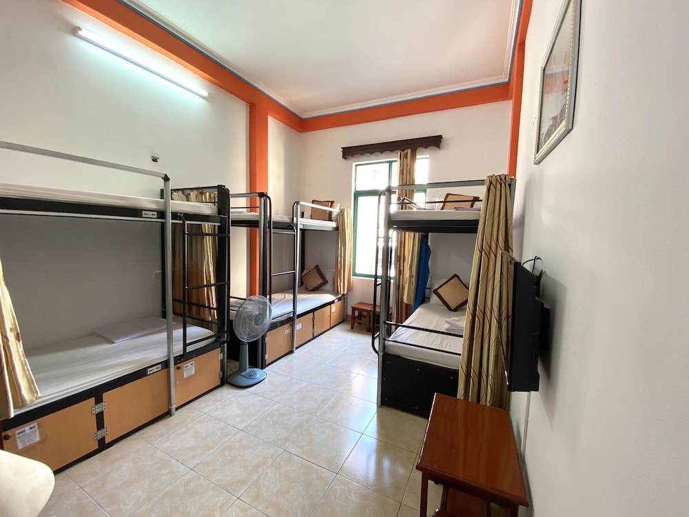 Alex Hotel 33/72