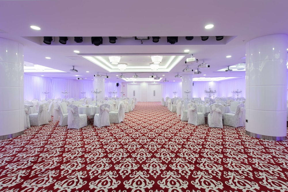 PARK INN BY RADISSON ANKARA CANKAYA 55/63