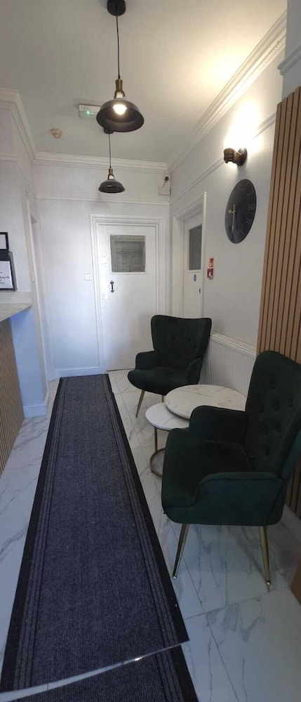 Golders Park Hotel 44/65