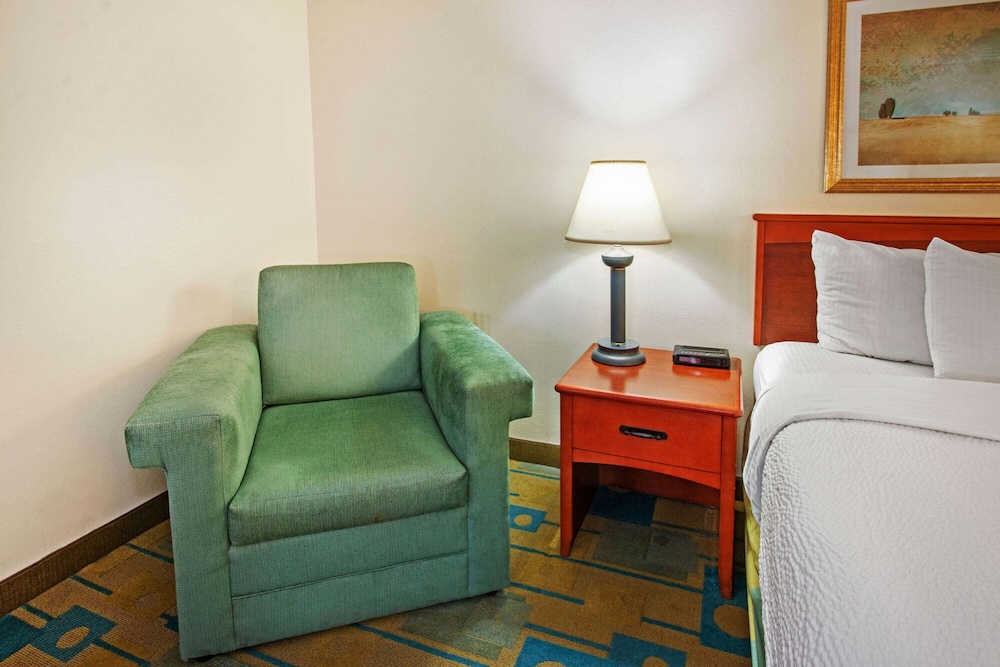 La Quinta Inn & Suites by Wyndham Albuquerque Journal Ctr NW 29/49