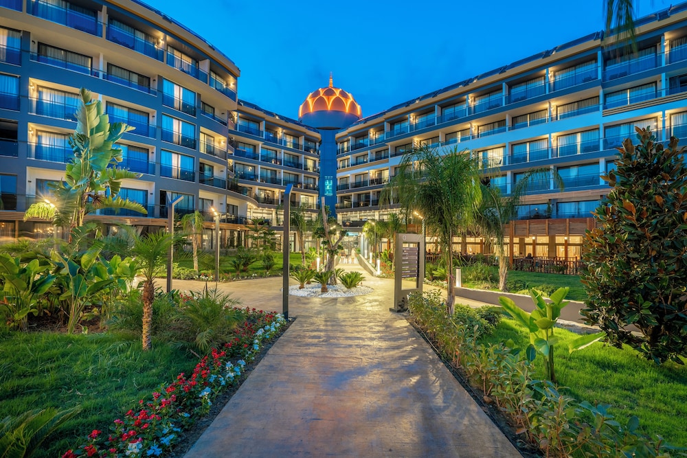 Arnor Deluxe Hotel And Spa 62/71