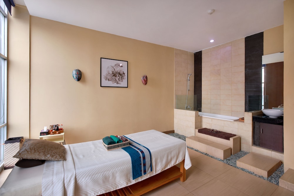 Lumire Hotel And Convention Centre 8/50