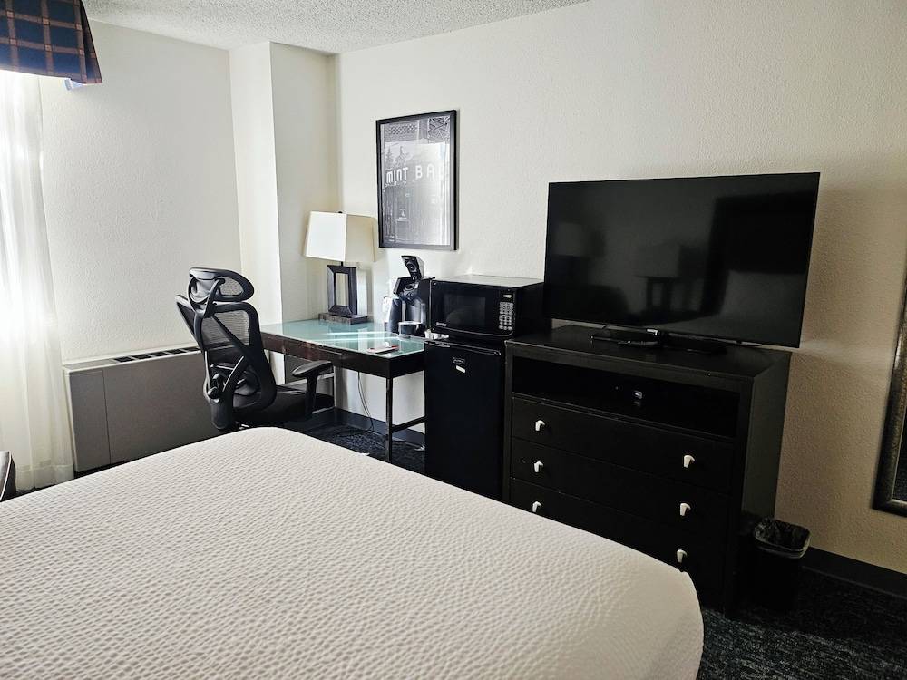 Ramada Plaza by Wyndham Sheridan Hotel and Convention Center 41/50