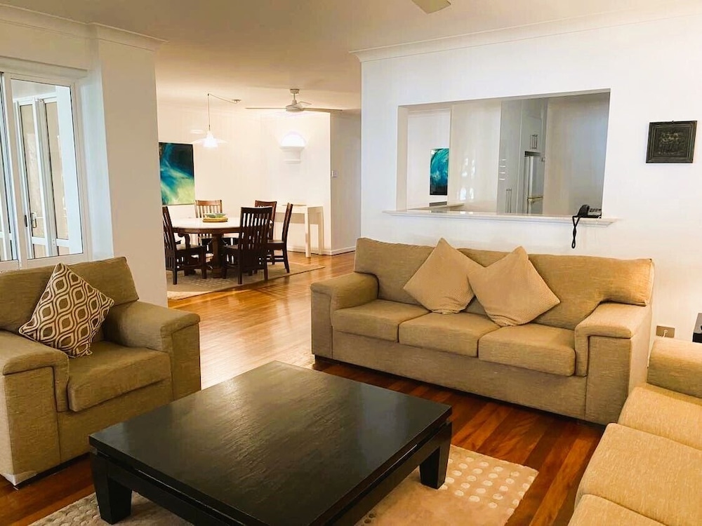 Beachview Apartments at Villa Paradiso 19/50