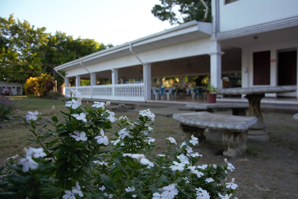 La Isla Hotel 2/35