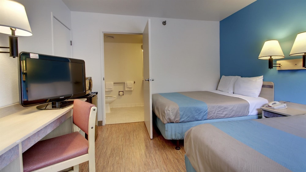 Motel6 Des Moines, IA - North 23/61