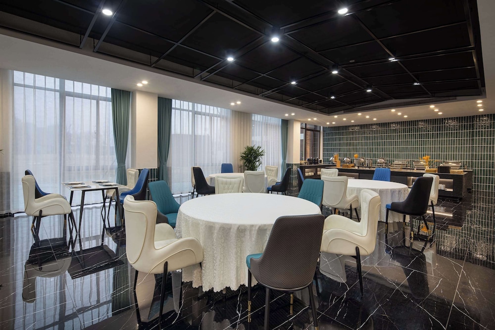 Days Inn by Wyndham Yangzhou Guangling 23/26