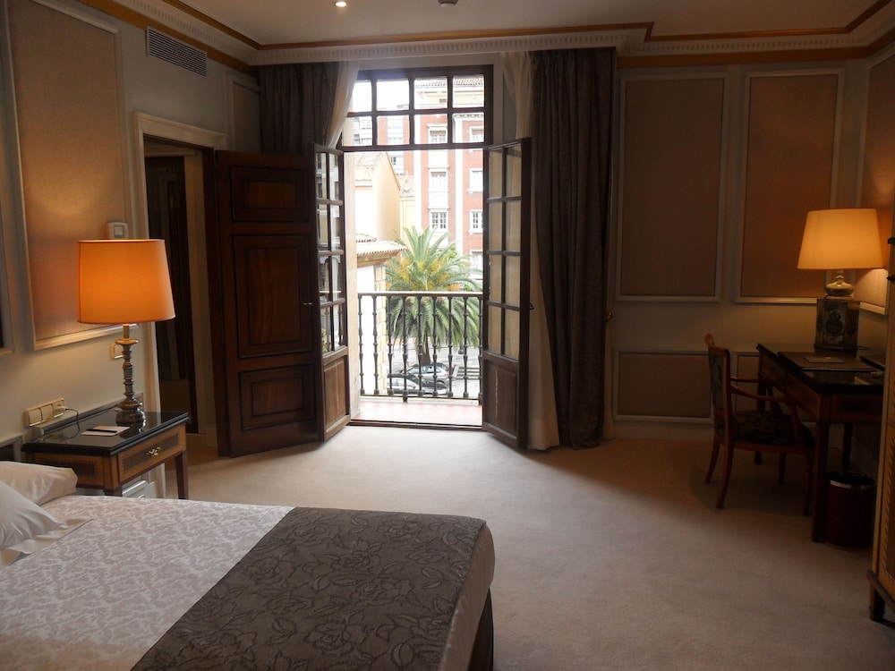 Eurostars Hotel de La Reconquista 38/83