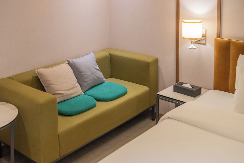 Special W Motel 29/49