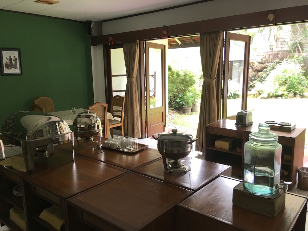 Paniisan Hotel 16/24