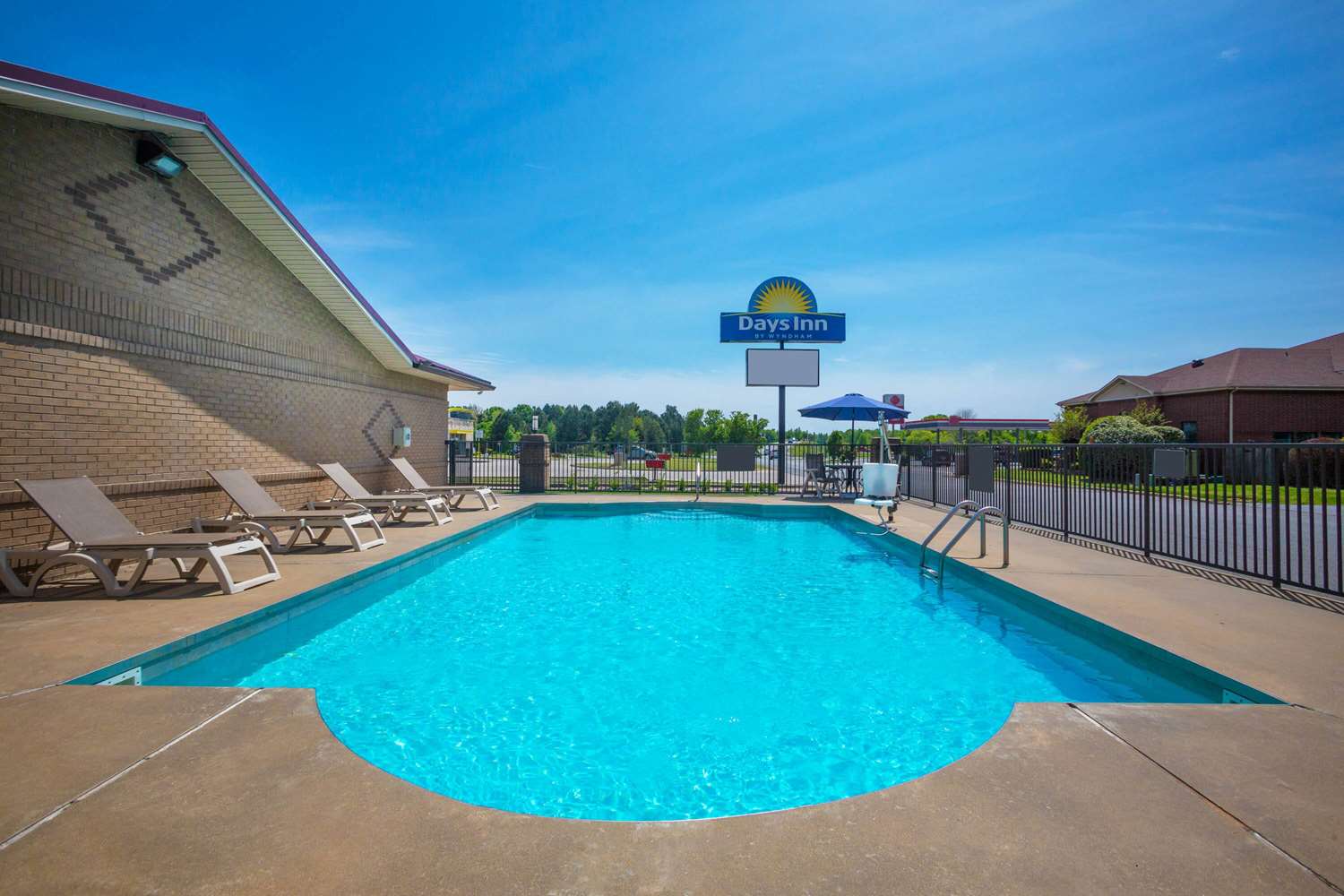 Days Inn by Wyndham Lonoke 10/13