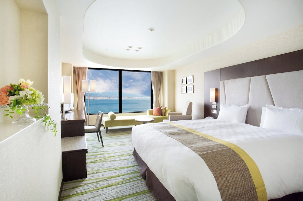 Room, King Bed, Fireworks View