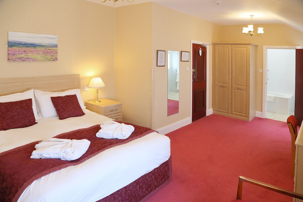 Saxonville Hotel 5/50