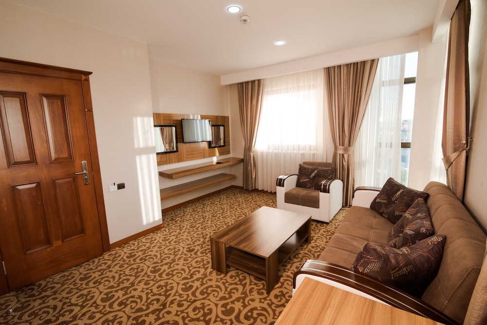 Grand Hotel and Convention Centre Karaman 4/33