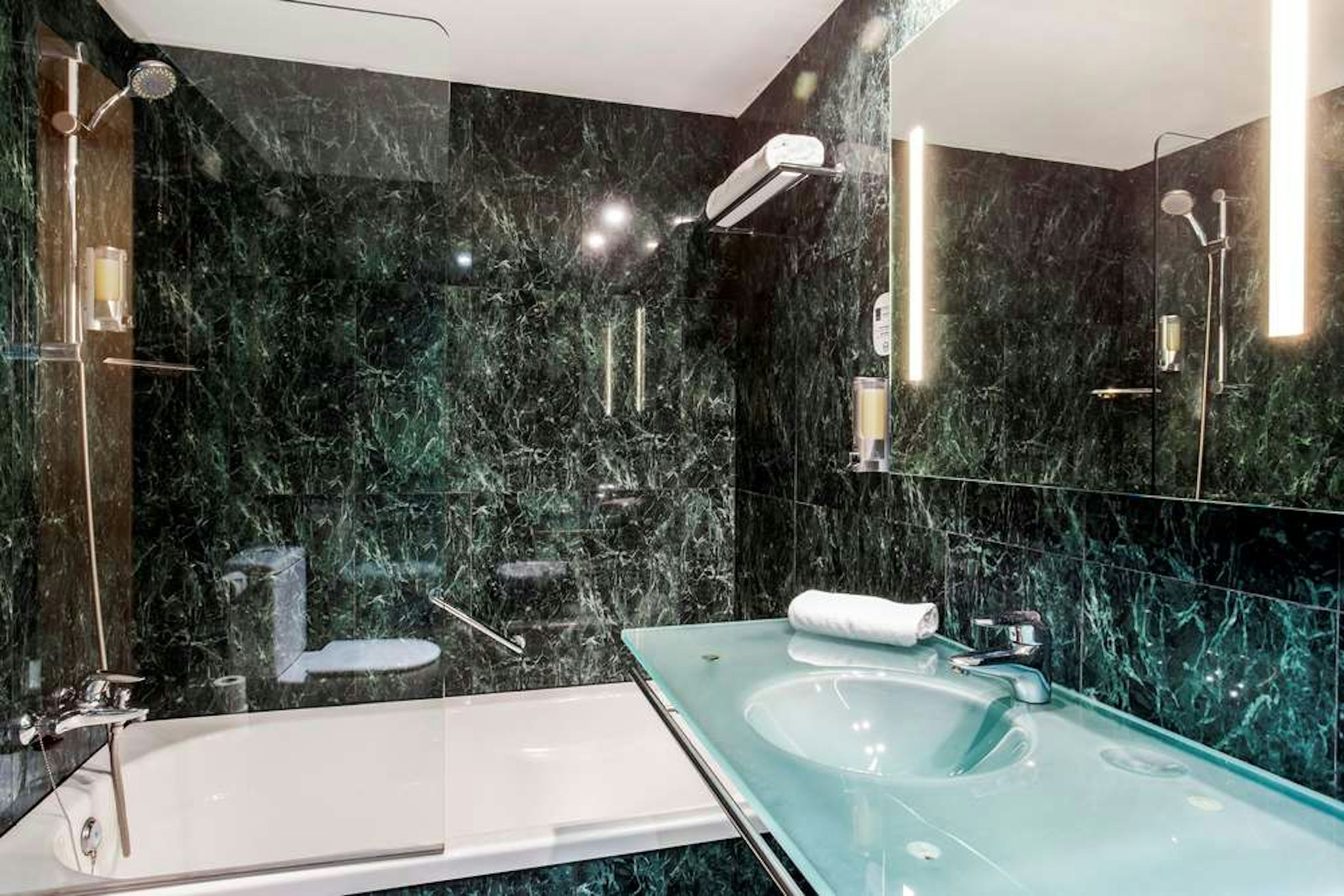 B&B Hotel Zaragoza Los Enlaces Estacion 16/16