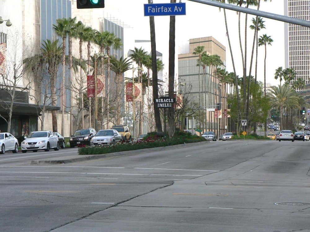 Wilshire Orange Hotel 44/53