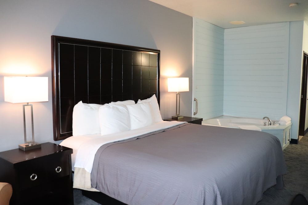 Bay Inn Tawas City 15/31