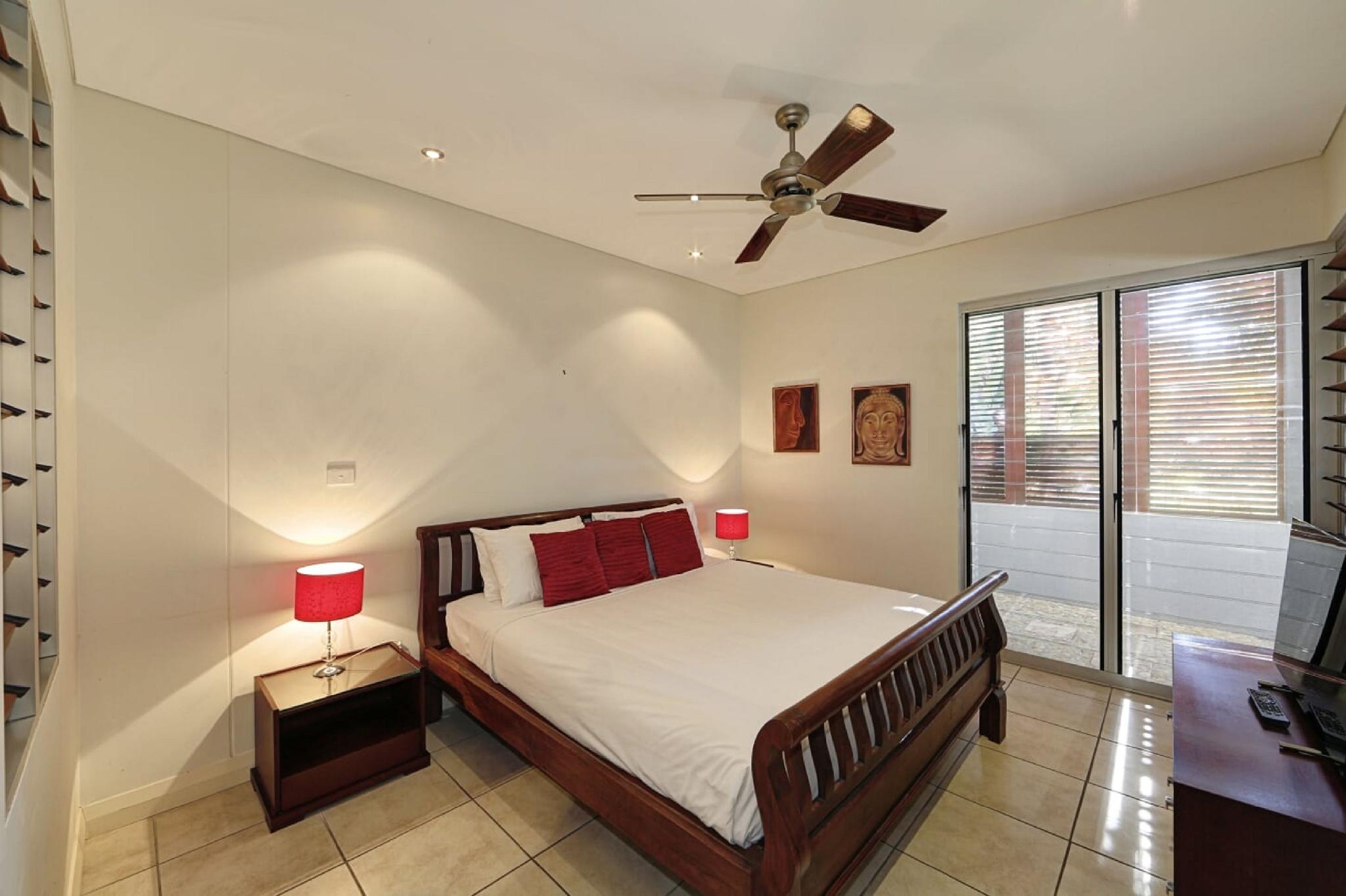 3 Bedrooms, Beach House, Apartment, with Pool