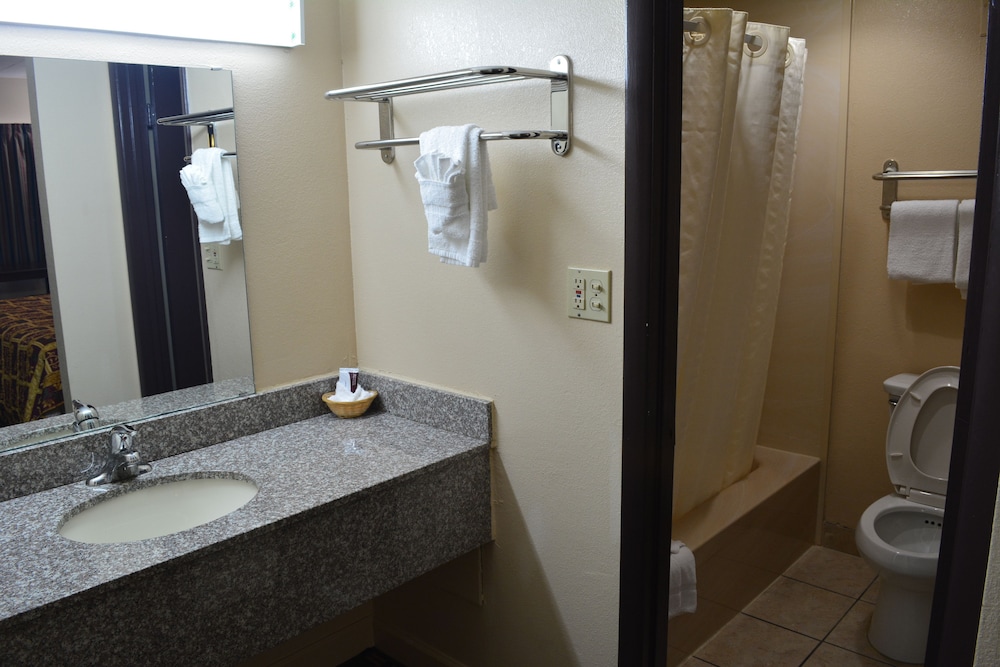 SureStay by Best Western Huntsville University Area 10/20