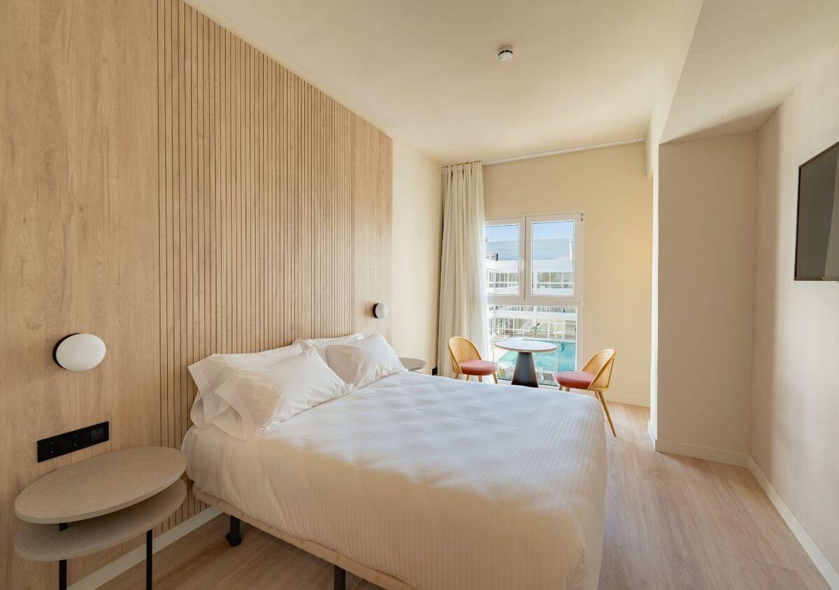 Room, Double Bed, Garden View, Balcony or Terrace
