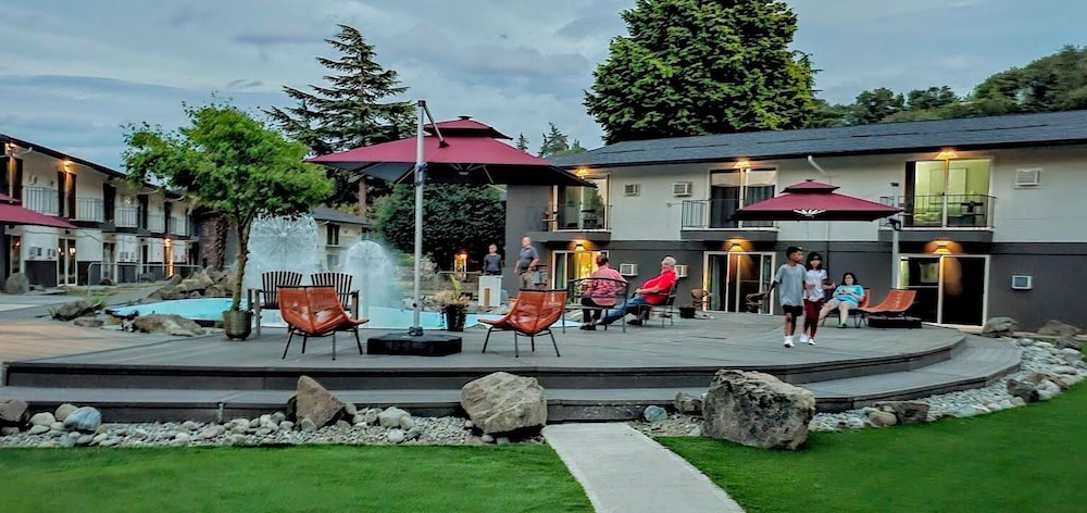 Interurban Suites Hotel, a Dazzler Select by Wyndham 57/69