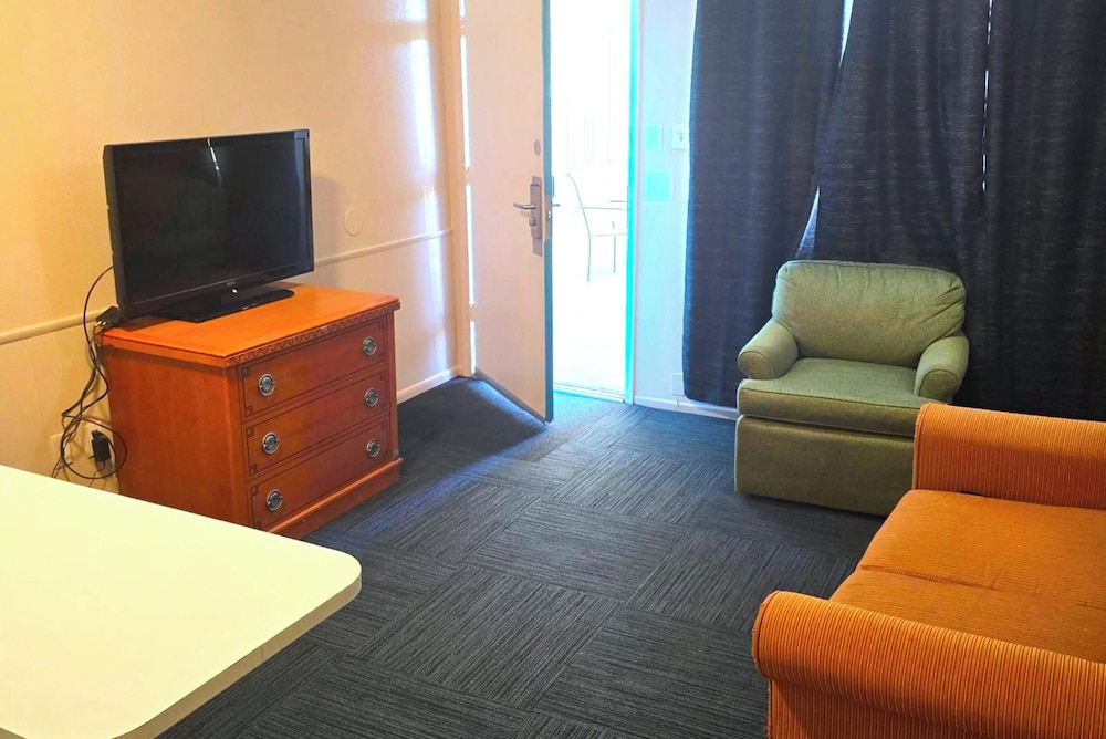 Sands Inn & Suites Lake Havasu City 41/60