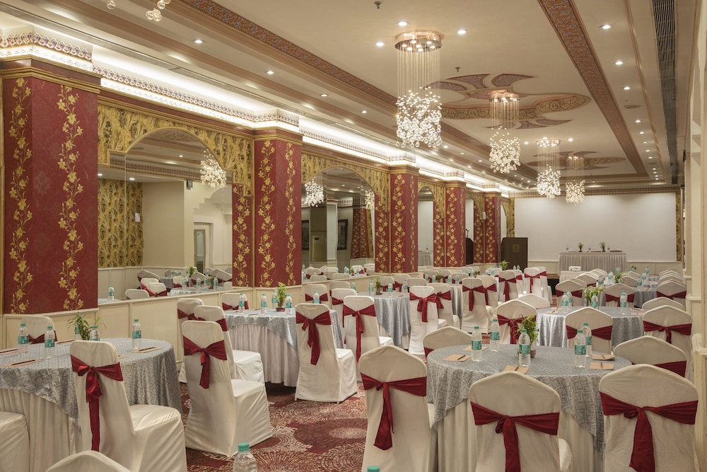 VESTA MAURYA PALACE 63/67