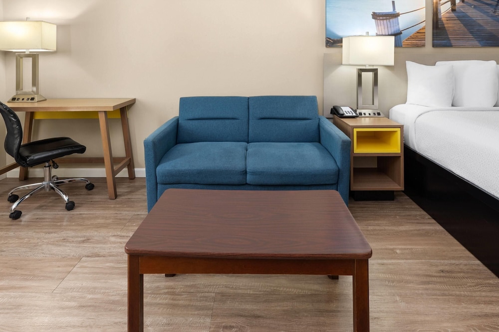 Days Inn by Wyndham Mountain Home 37/55