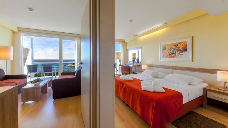 Suite, Twin Beds, Sea Side, 2 Sofa
