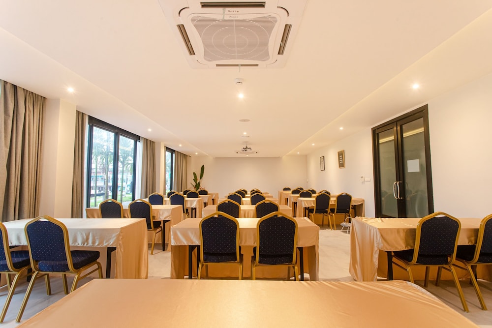 Tour De Phuket Hotel 54/71