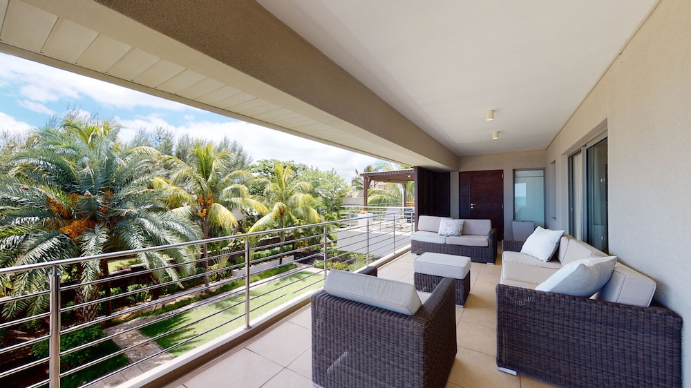 Bon Azur Beachfront Suites Penthouses By Lov 43/78