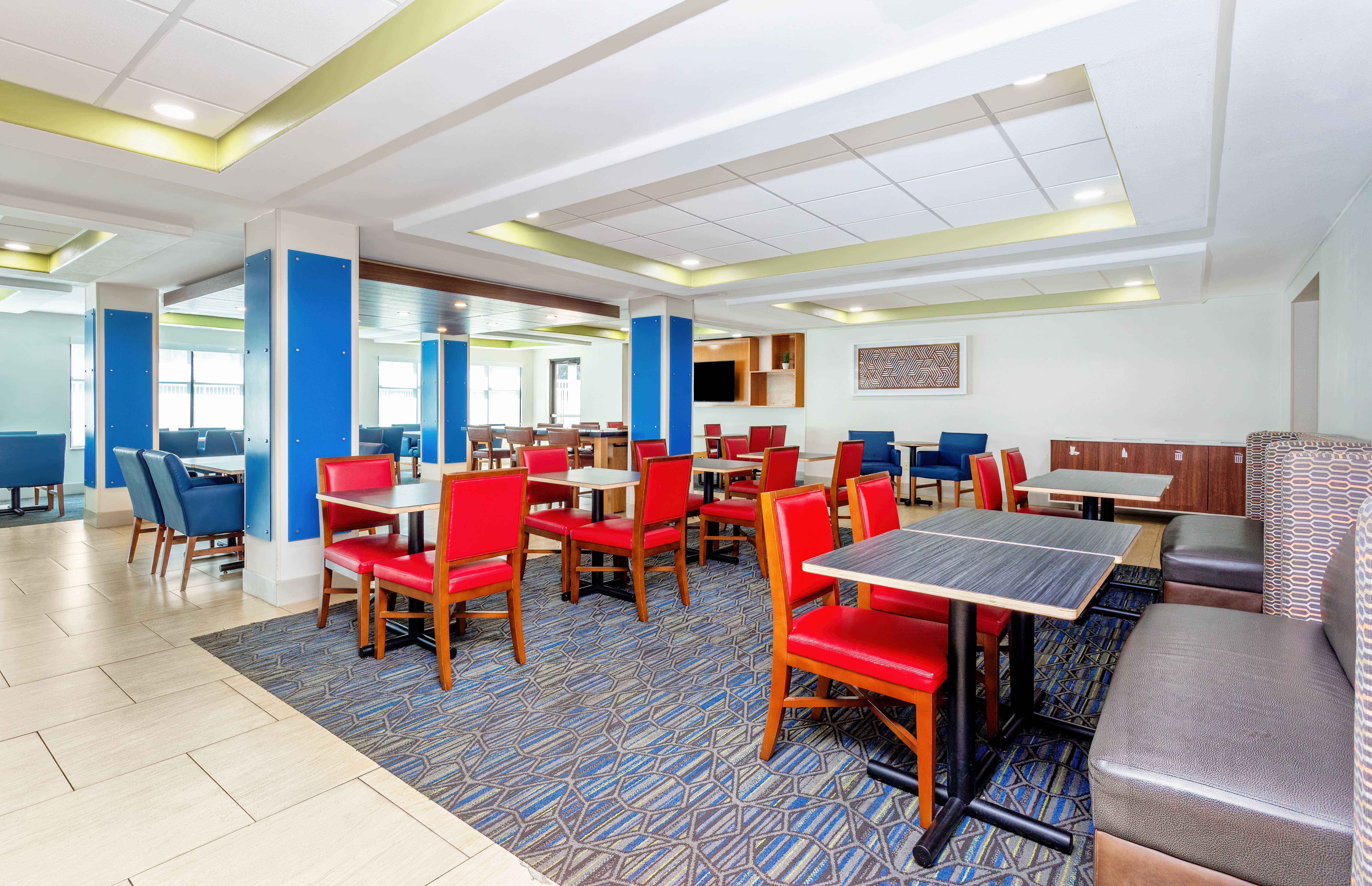 Holiday Inn Express & Suites Jacksonville - Blount Island, an IHG Hotel 55/80