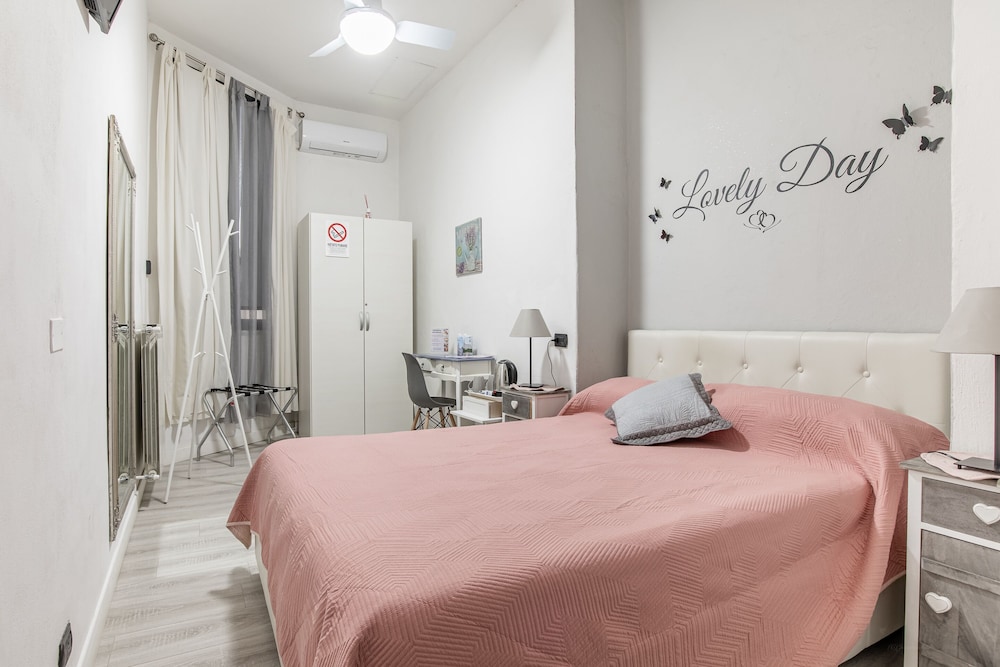 ROMANTIC, DOUBLE BED