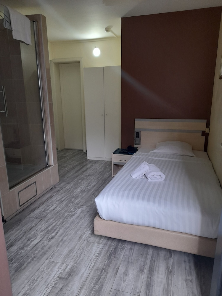 ROOM, SINGLE, SINGLE BED