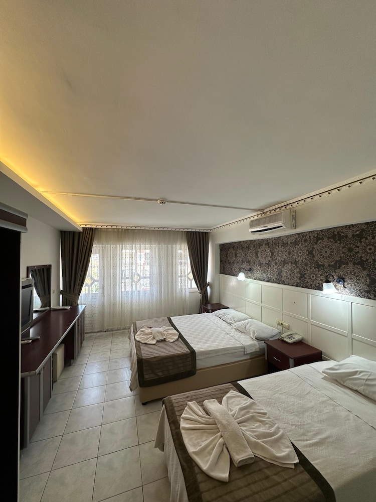 SYEDRA HOTEL 18/22