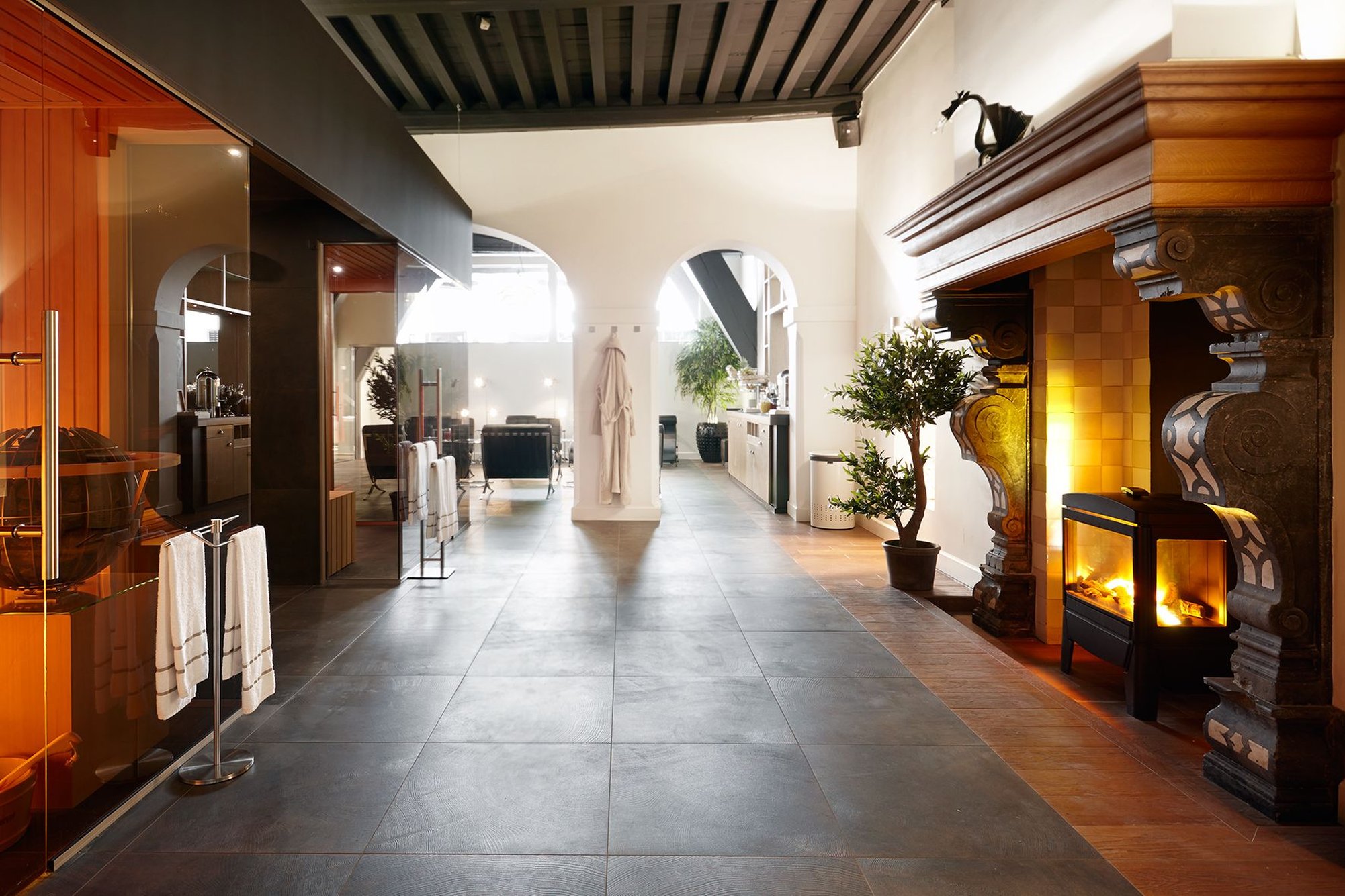 Grand Hotel De Draak and Residence Dagmara 41/43