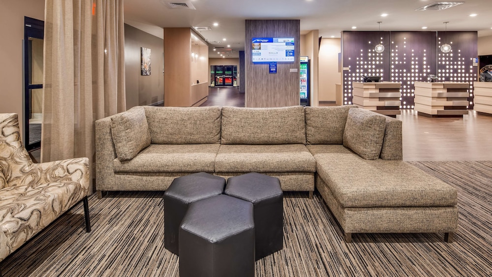 Best Western Plus Executive Residency Rigby's Water World Hotel 24/44