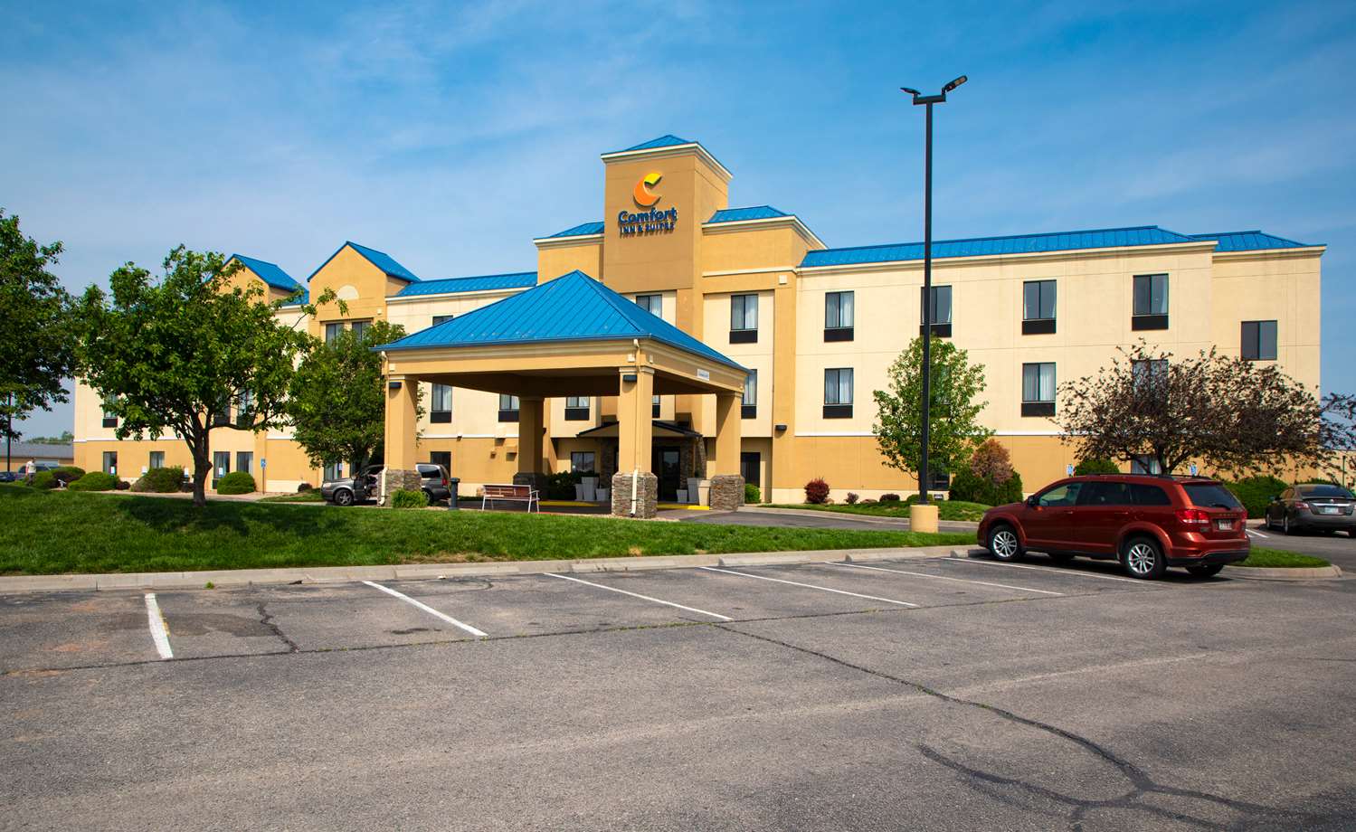Comfort Inn & Suites Hutchinson KS 25/27